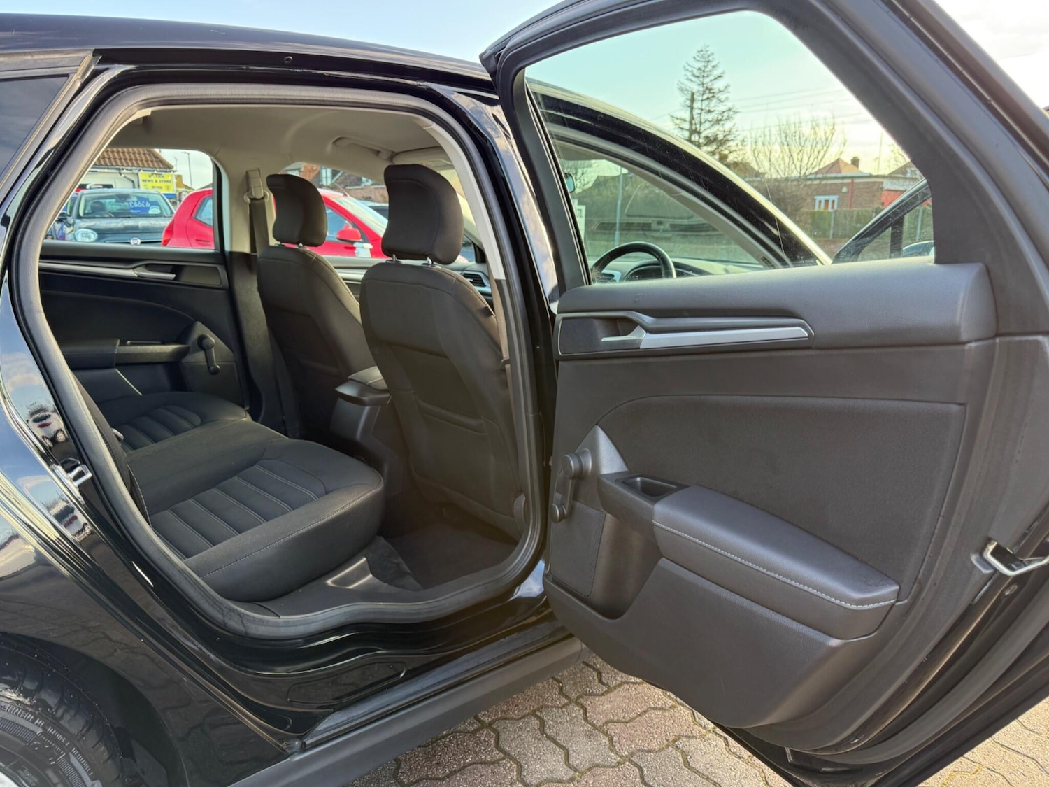 Used Ford Mondeo 2015 for sale - 77156299: Photo 24