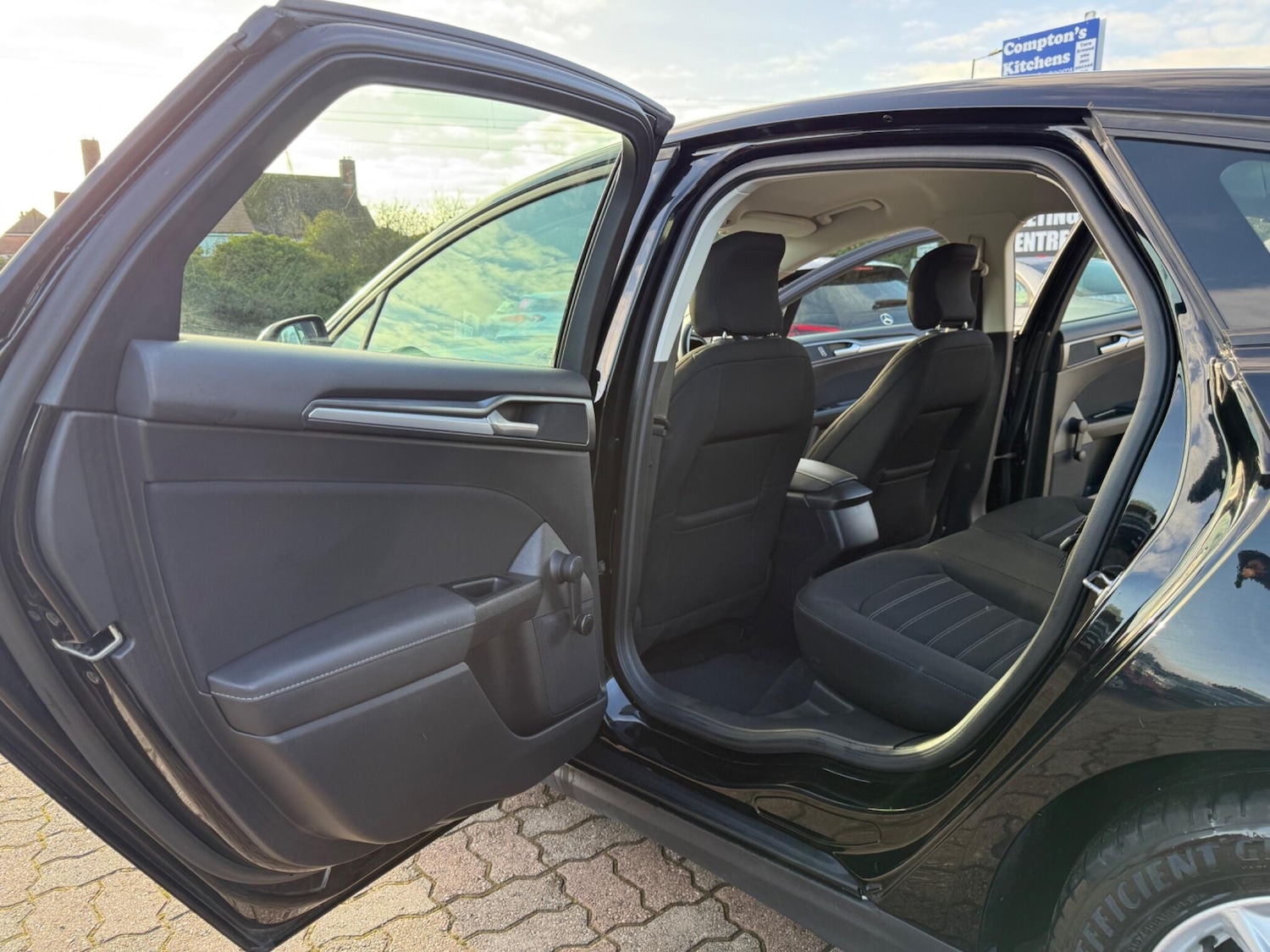 Used Ford Mondeo 2015 for sale - 77156299: Photo 27