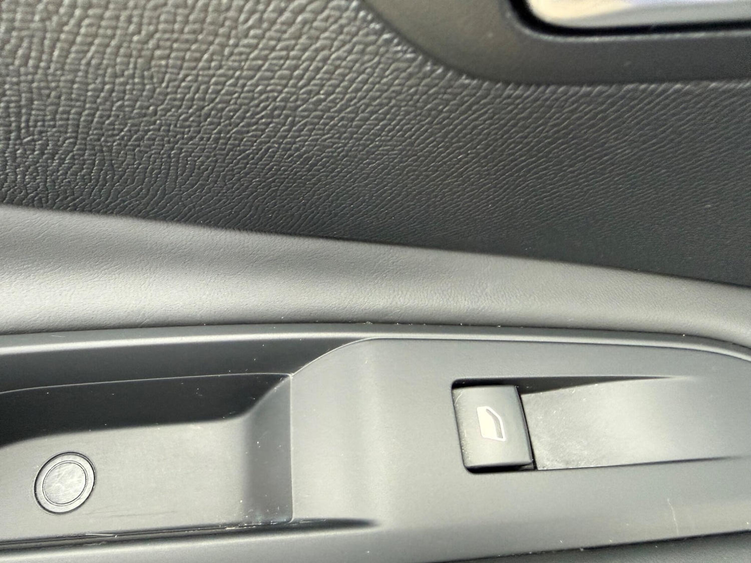 Used Peugeot 3008 2018 for sale - 77549345: Photo 31