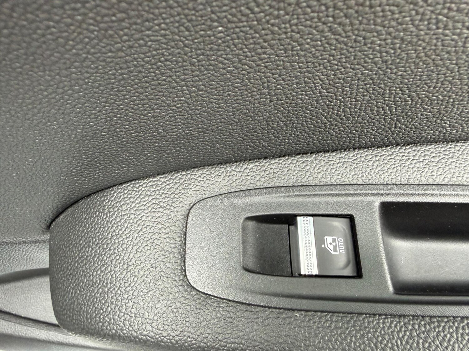 Used Renault Captur 2020 for sale - 77695486: Photo 27