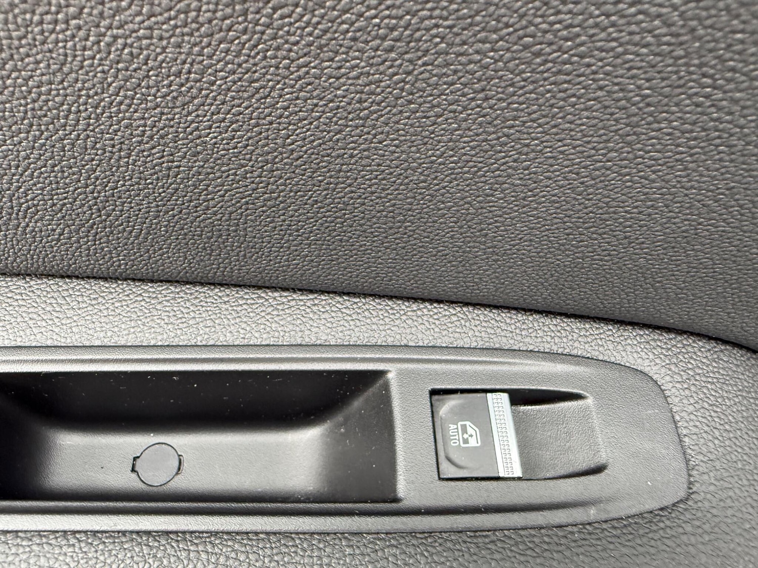 Used Renault Captur 2020 for sale - 77695486: Photo 31