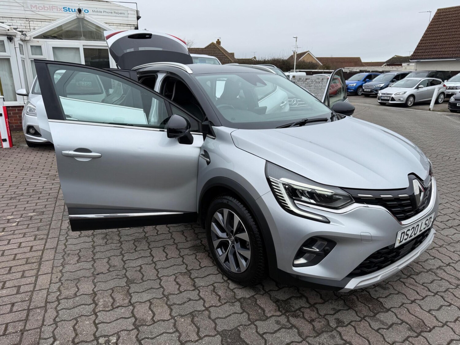 Used Renault Captur 2020 for sale - 77695486: Photo 46