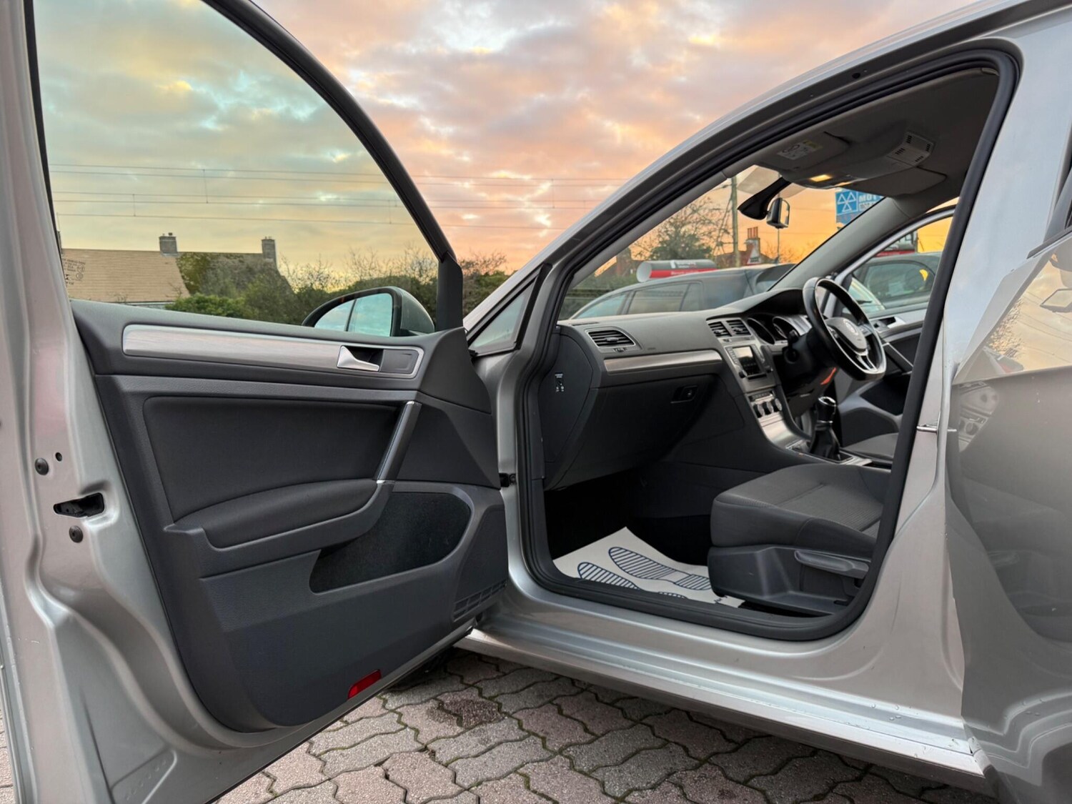 Used Volkswagen Golf 2015 for sale - 76349131: Photo 33