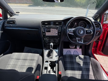 Used Volkswagen Golf 2017 for sale - 75268068: Photo