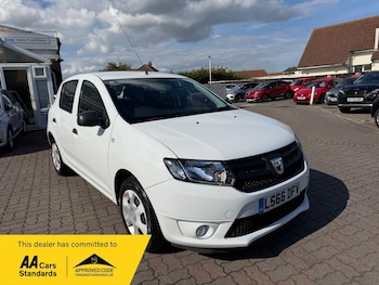 Used Dacia Sandero 2016 for sale - 78833871: Photo