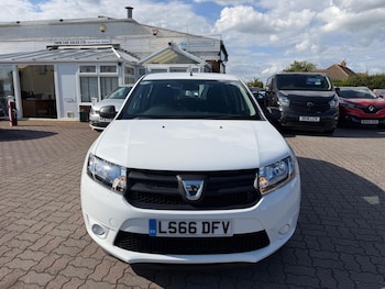 Used Dacia Sandero 2016 for sale - 78833871: Photo