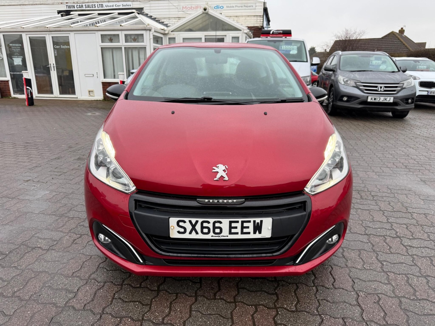 Used Peugeot 208 2017 for sale - 77564729: Photo 2