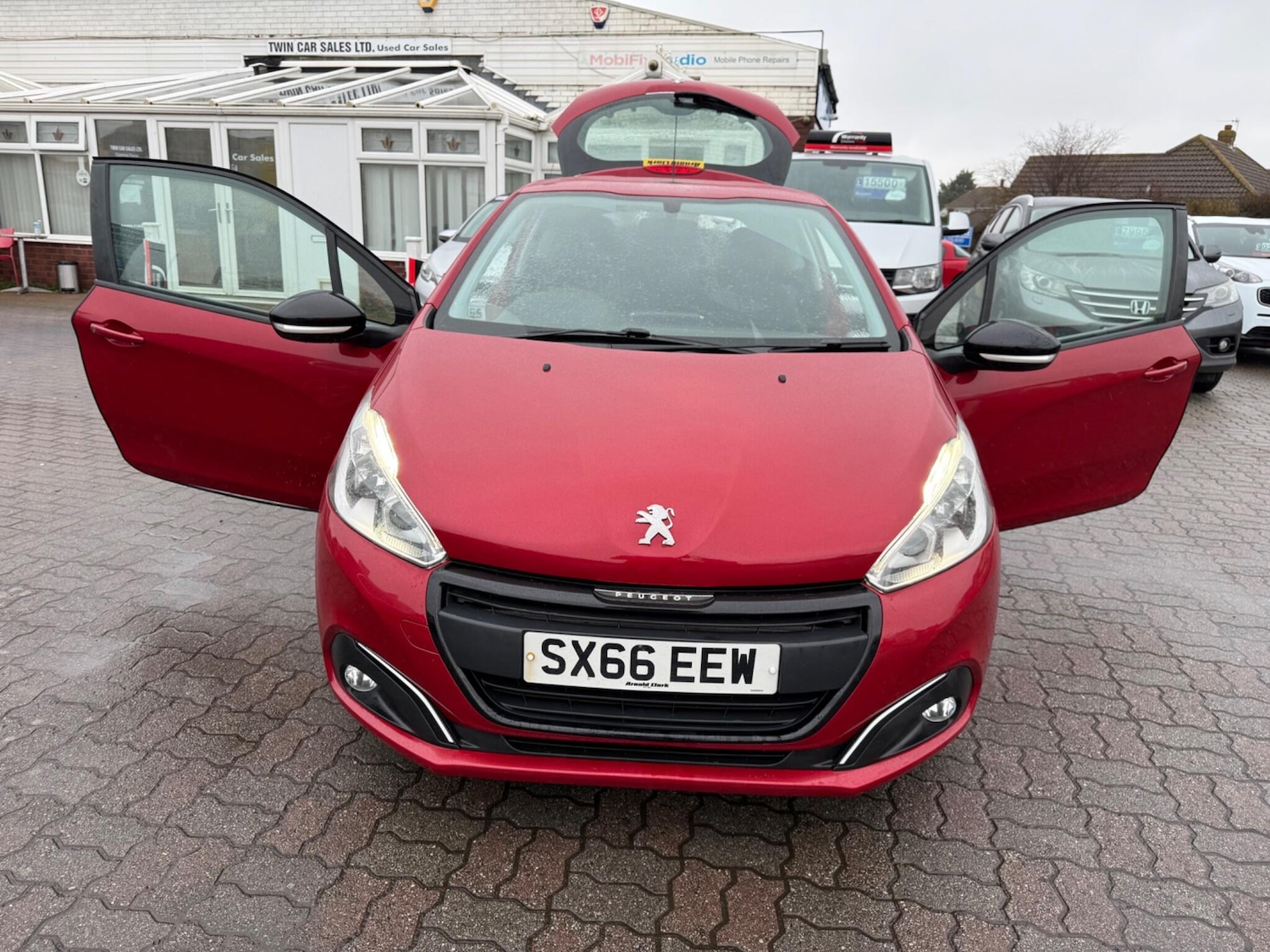 Used Peugeot 208 2017 for sale - 77564729: Photo 41