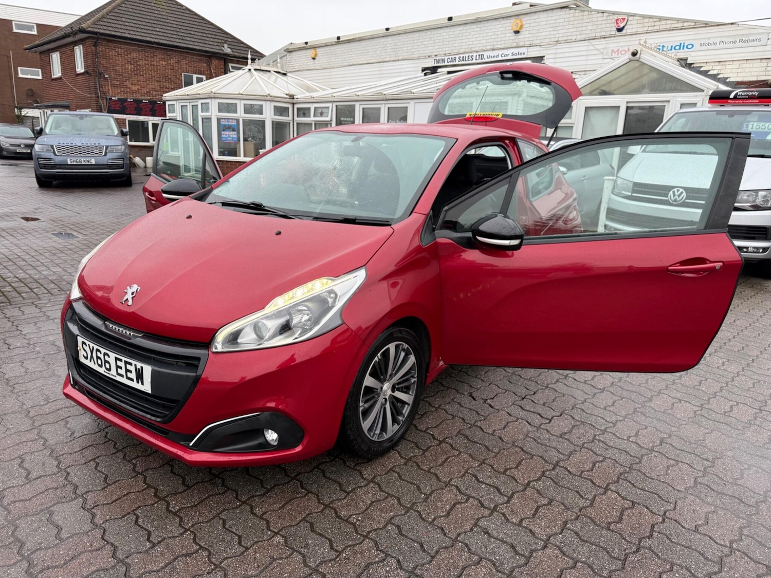 Used Peugeot 208 2017 for sale - 77564729: Photo 42