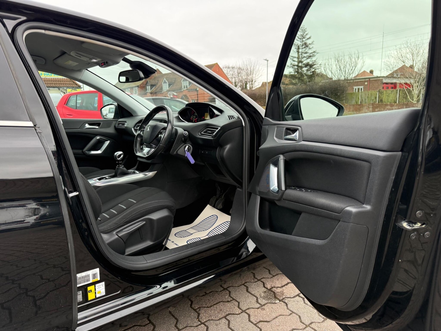 Used Peugeot 308 2014 for sale - 77549370: Photo 10