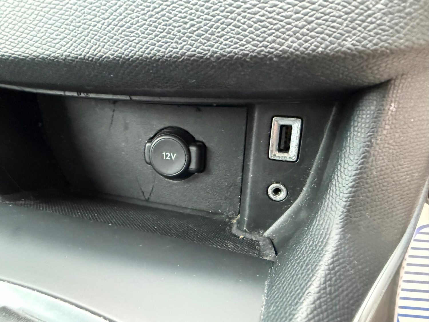 Used Peugeot 308 2014 for sale - 77549370: Photo 20