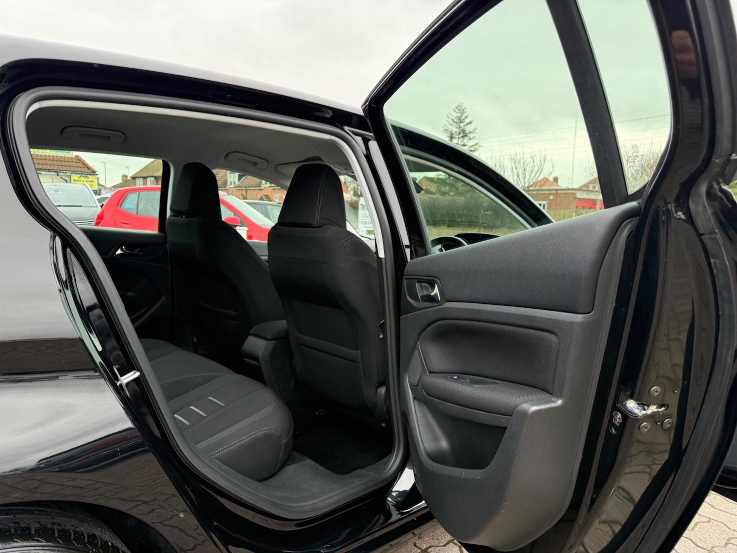 Used Peugeot 308 2014 for sale - 77549370: Photo 25