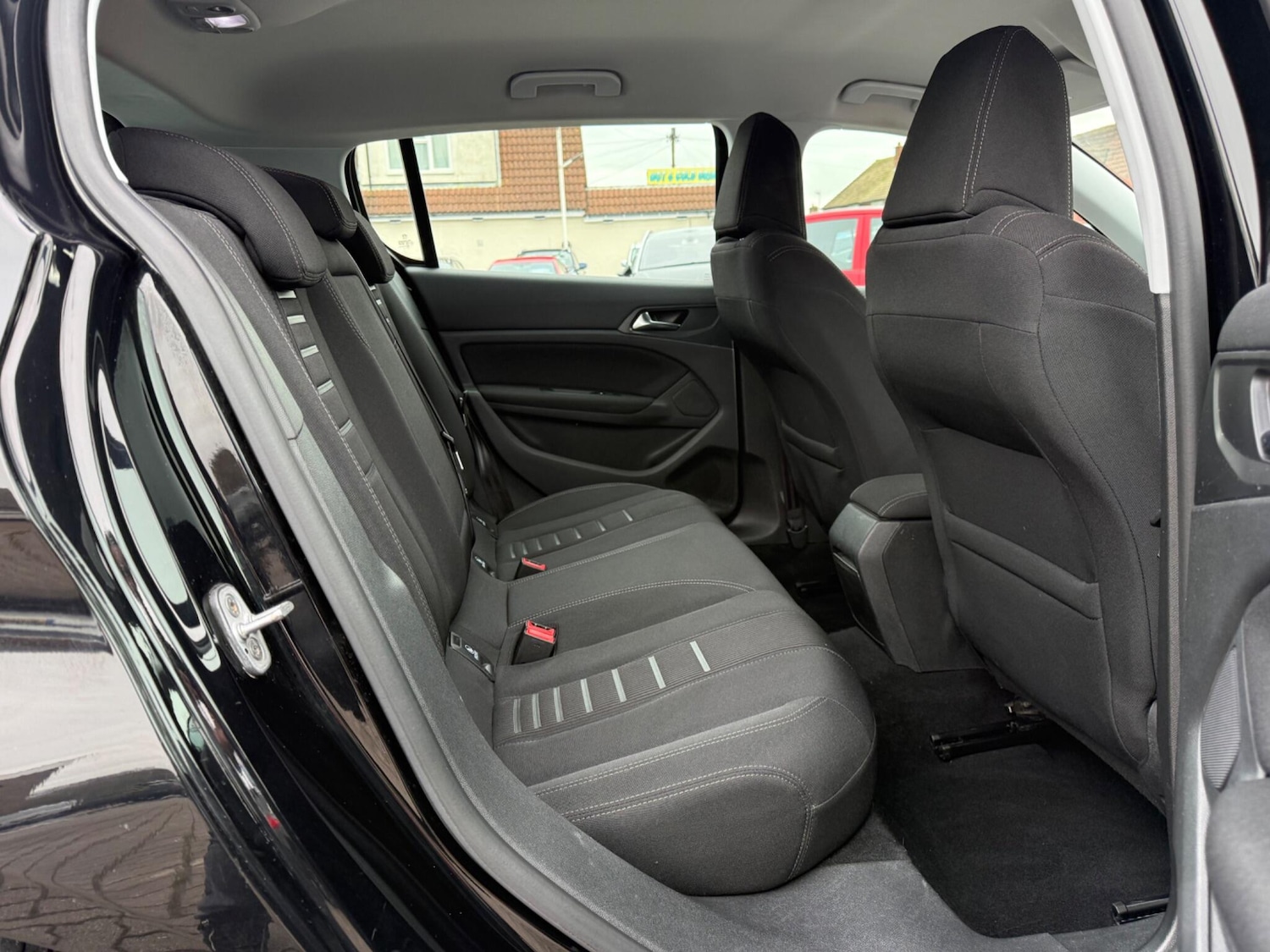 Used Peugeot 308 2014 for sale - 77549370: Photo 27