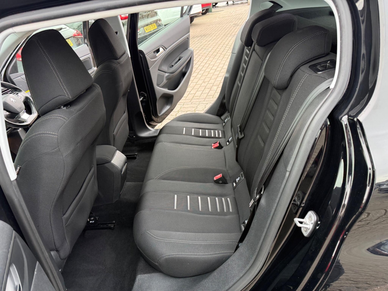 Used Peugeot 308 2014 for sale - 77549370: Photo 32