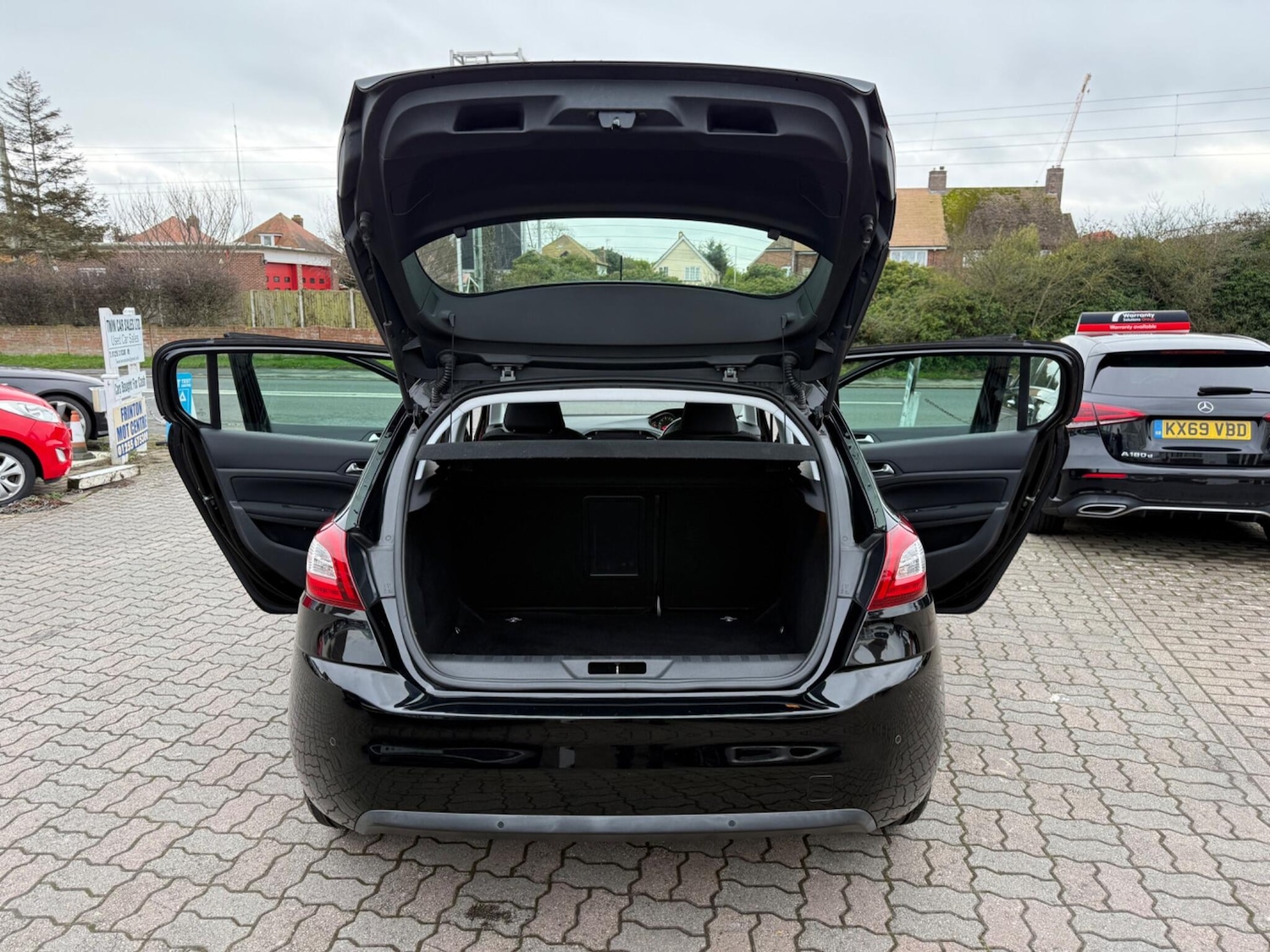 Used Peugeot 308 2014 for sale - 77549370: Photo 41