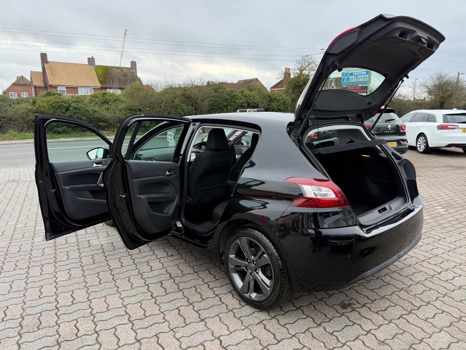 Used Peugeot 308 2014 for sale - 77549370: Photo 48