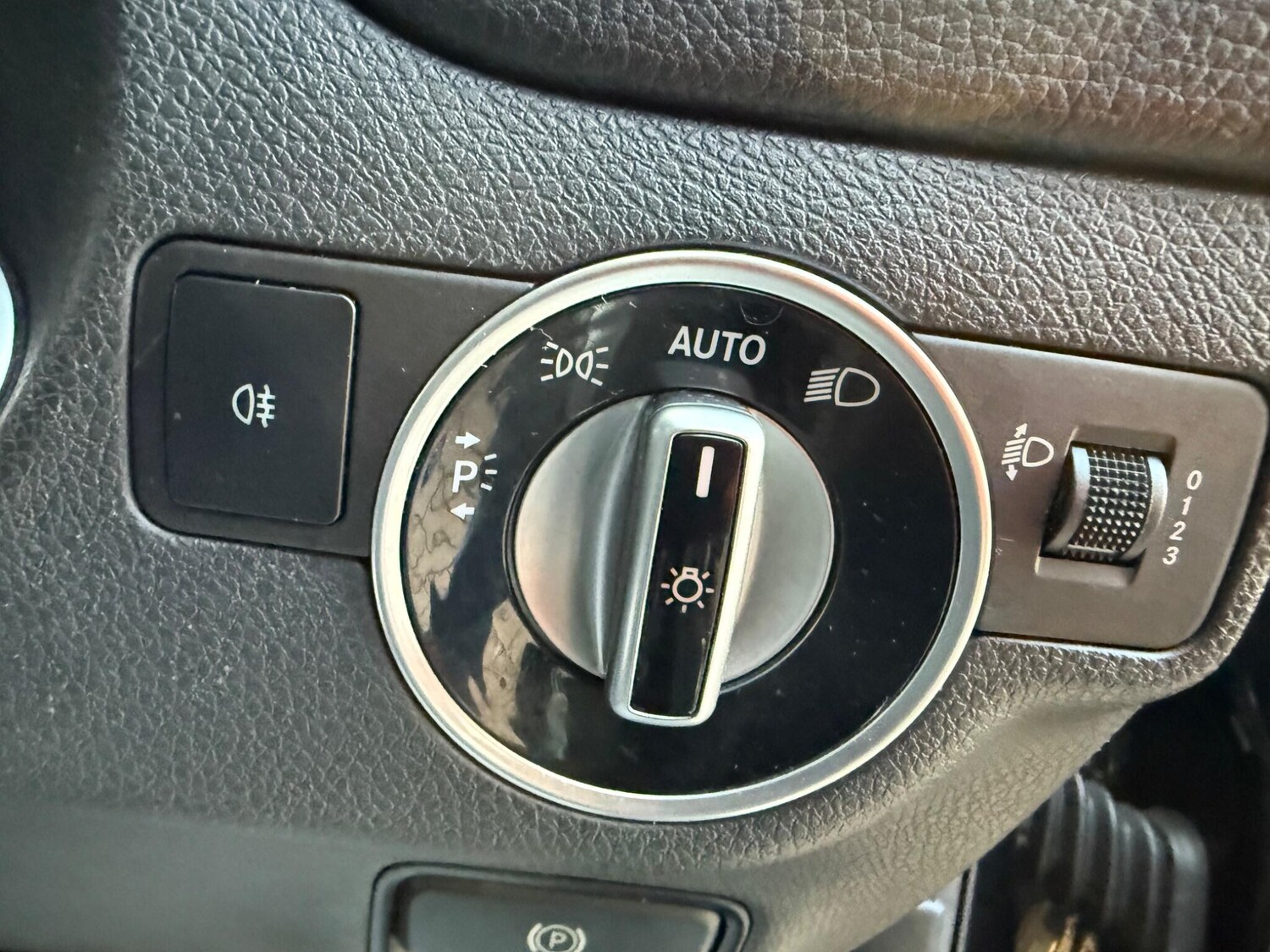 Used Mercedes-Benz GLA 2015 for sale - 76823887: Photo 12