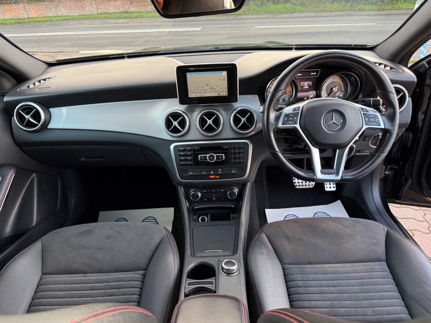 Used Mercedes-Benz GLA 2015 for sale - 76823887: Photo 3