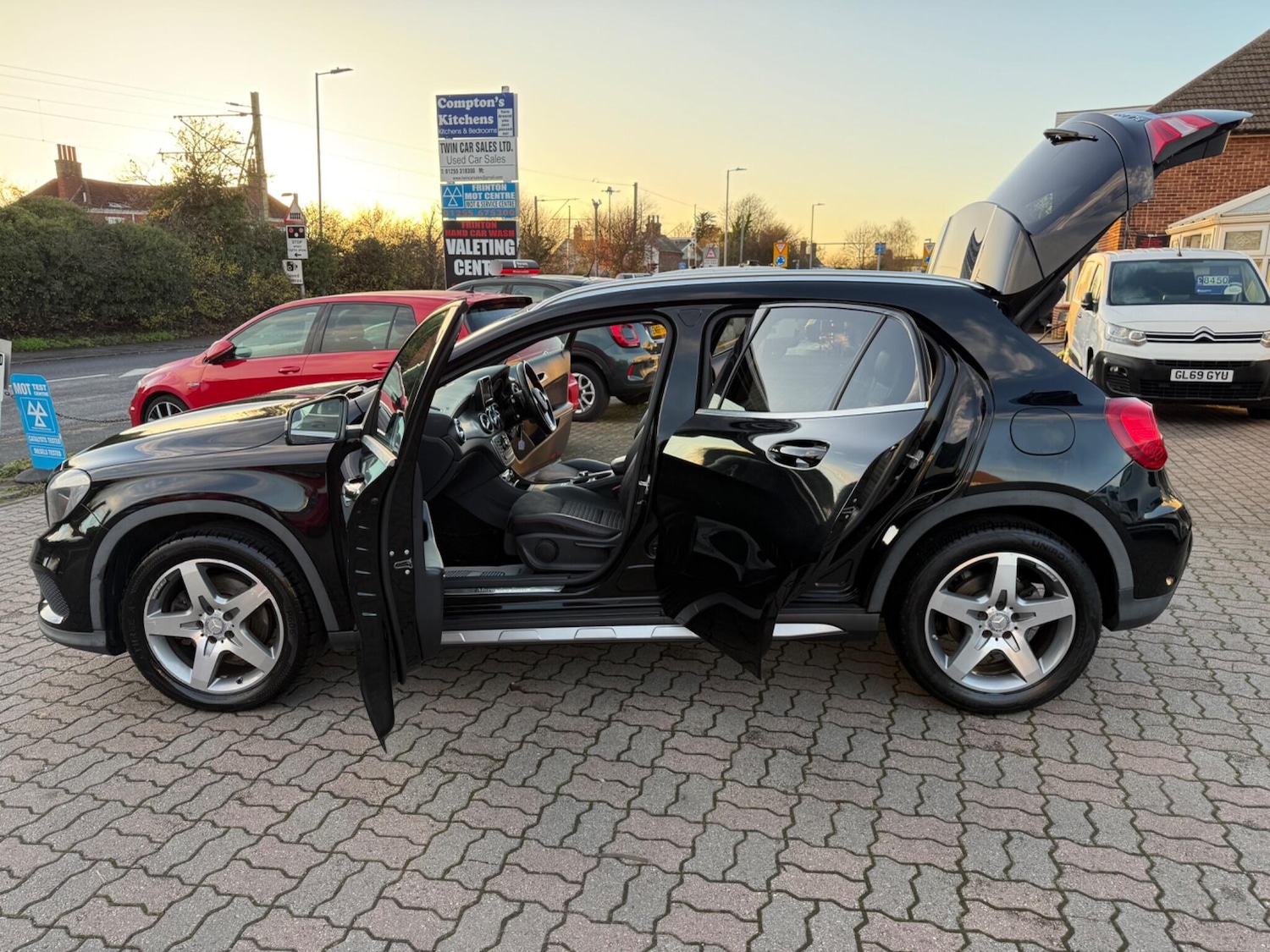 Used Mercedes-Benz GLA 2015 for sale - 76823887: Photo 48