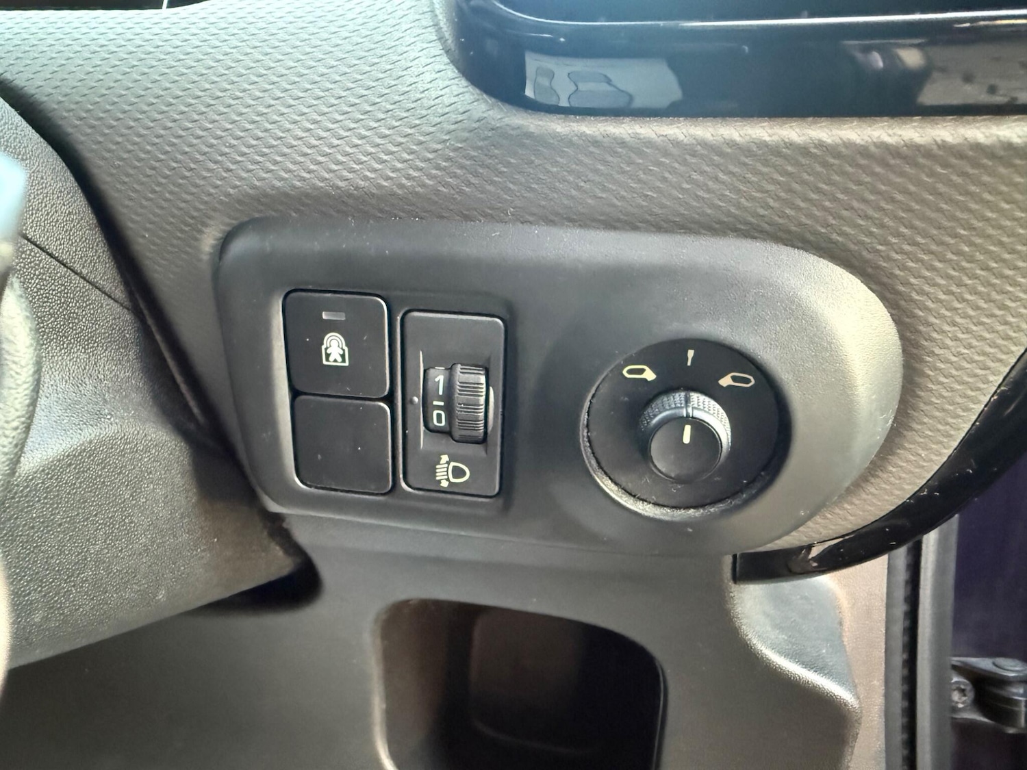 Used Citroen C4 Cactus 2015 for sale - 77683328: Photo 12