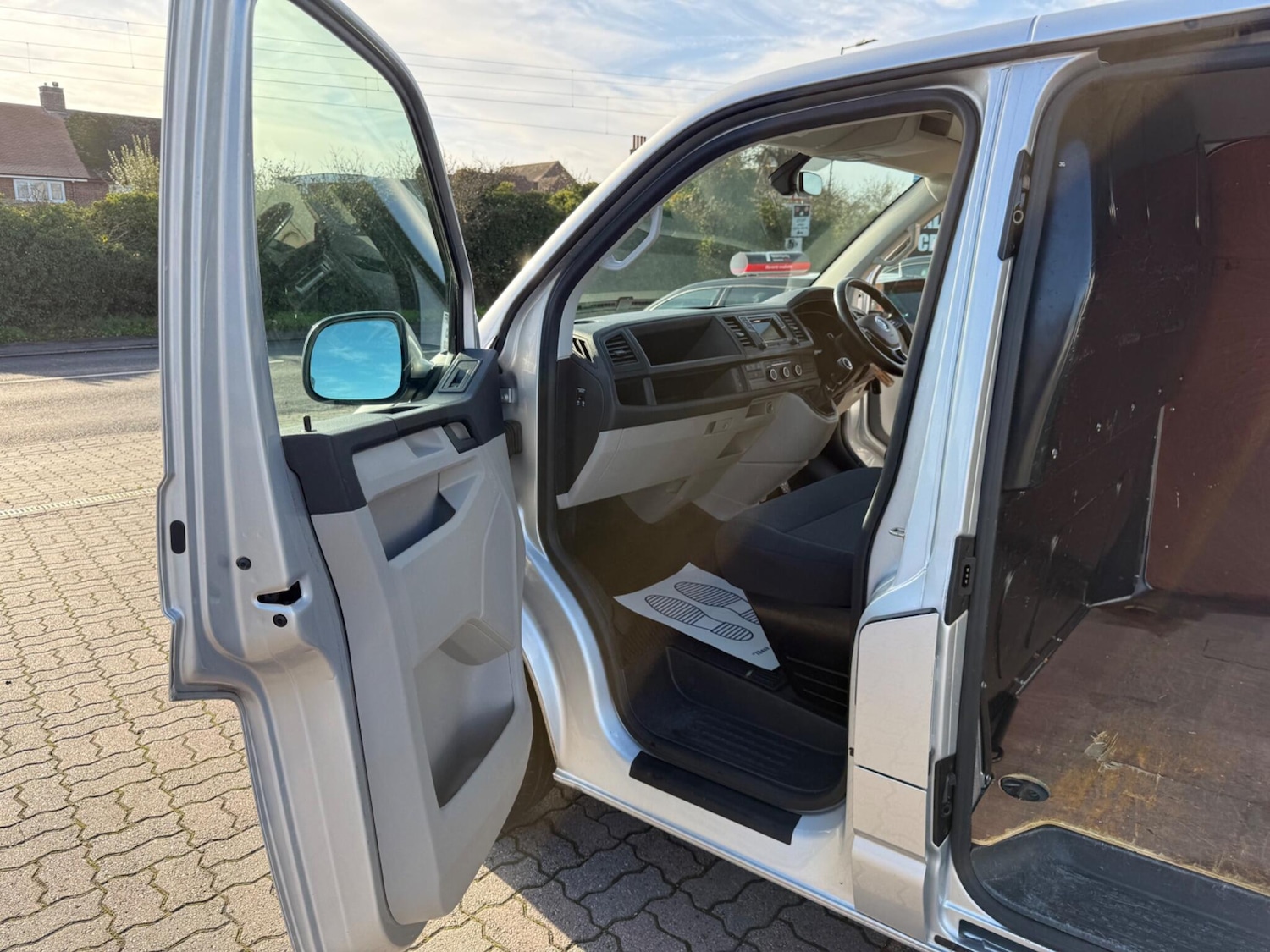 Used Volkswagen Transporter 2017 for sale - 76562128: Photo 28