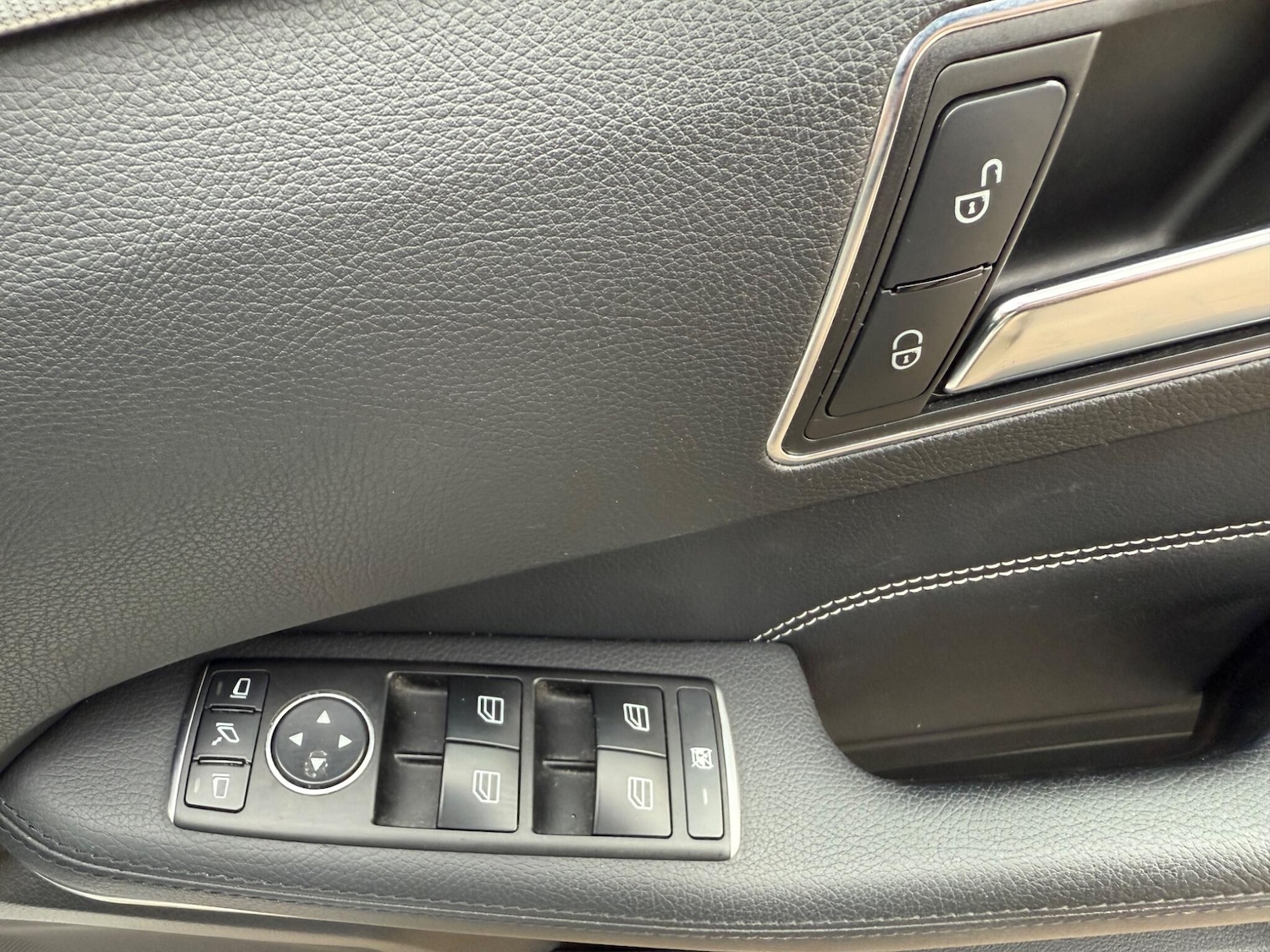 Used Mercedes-Benz E Class 2014 for sale - 76499413: Photo 15