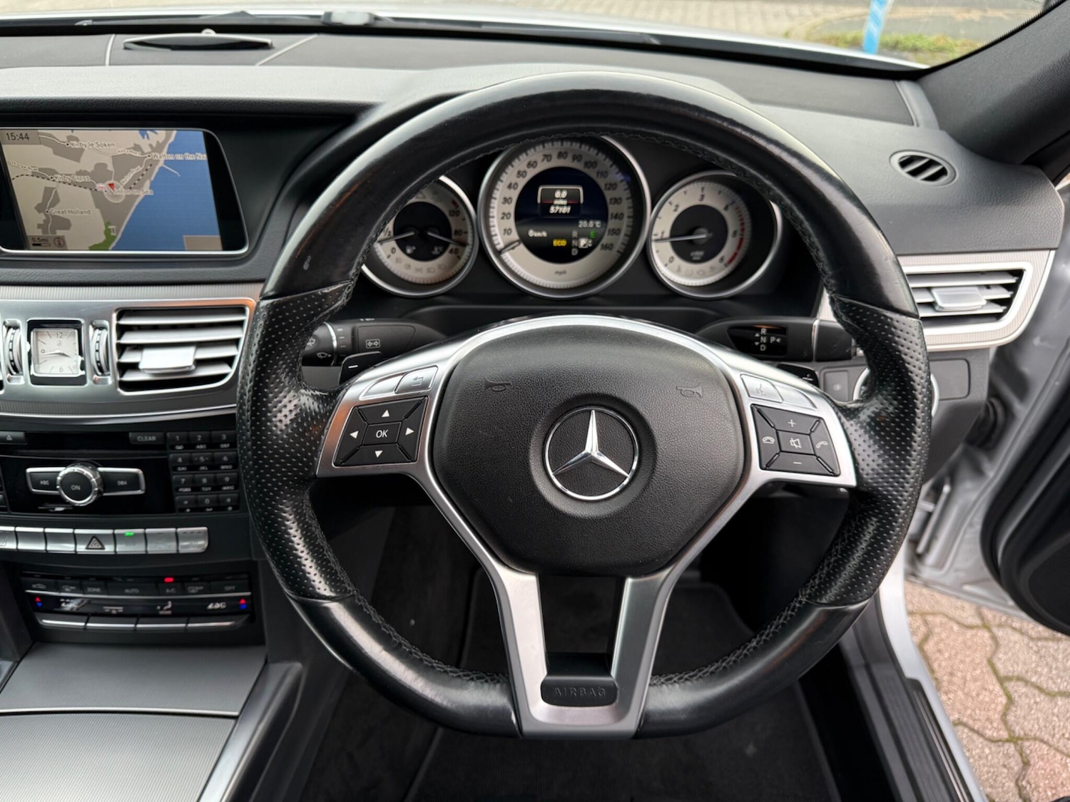 Used Mercedes-Benz E Class 2014 for sale - 76499413: Photo 20