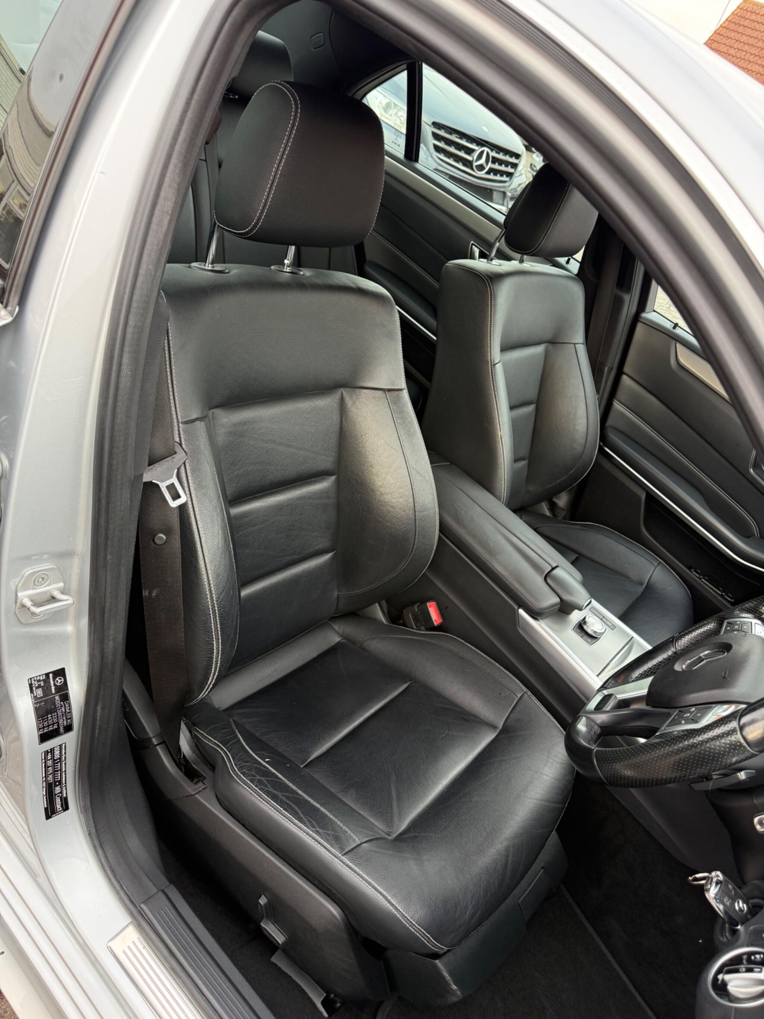 Used Mercedes-Benz E Class 2014 for sale - 76499413: Photo 26