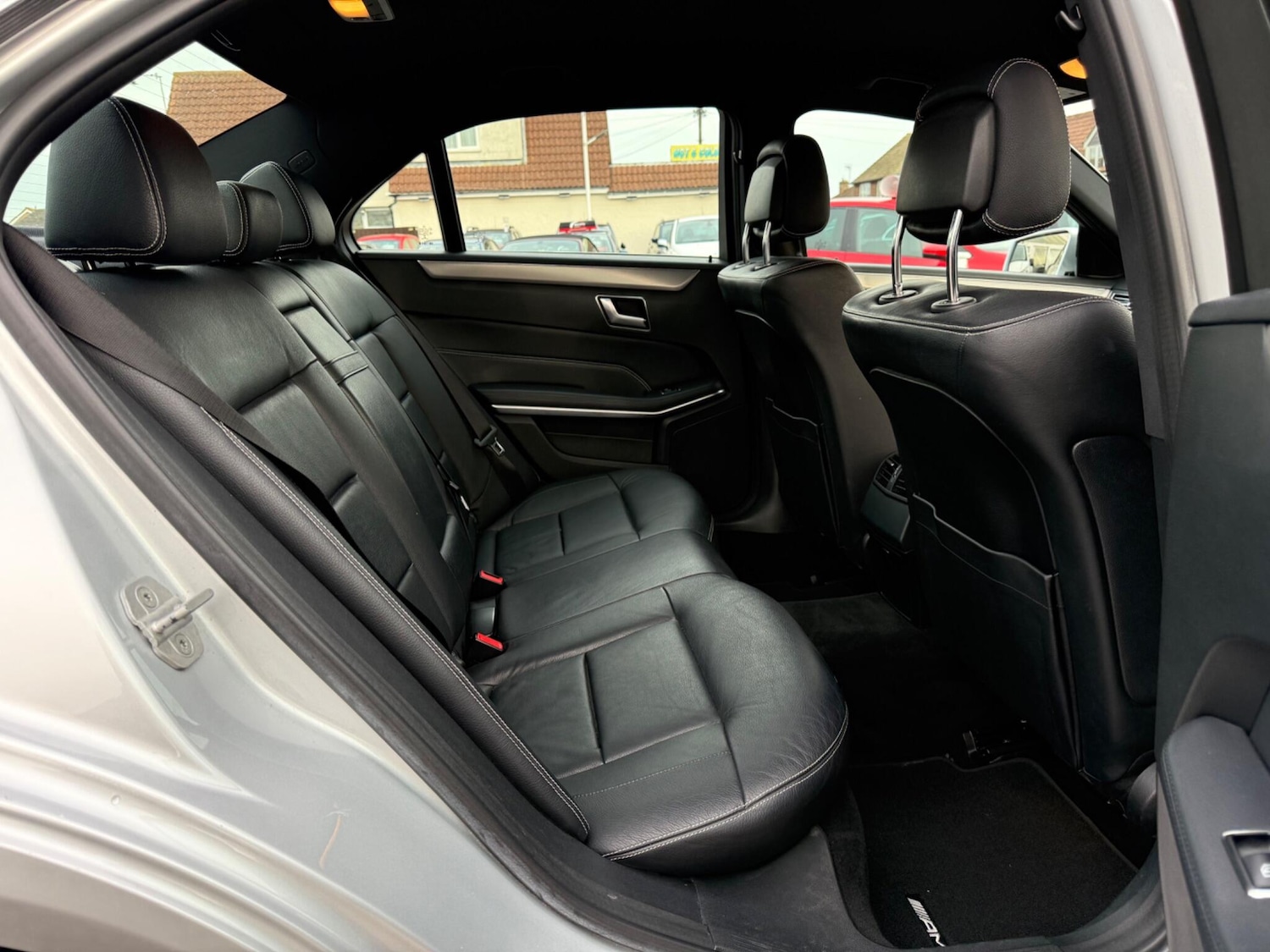 Used Mercedes-Benz E Class 2014 for sale - 76499413: Photo 30