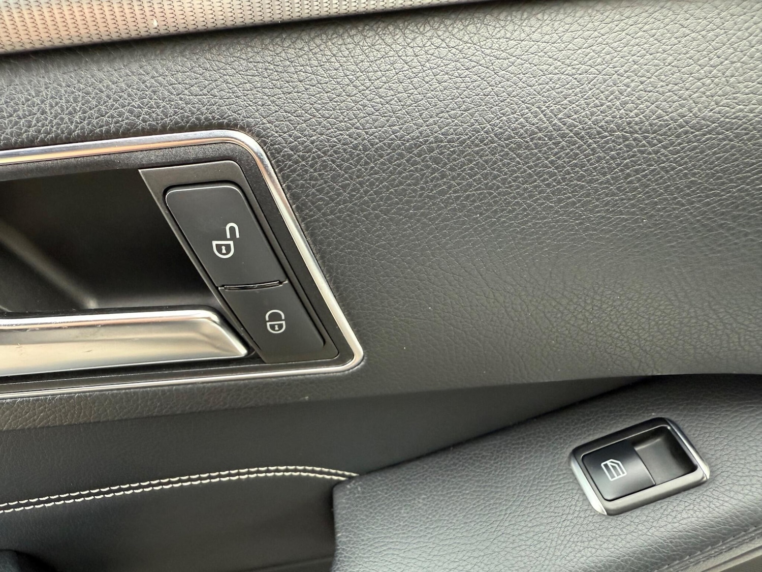 Used Mercedes-Benz E Class 2014 for sale - 76499413: Photo 37