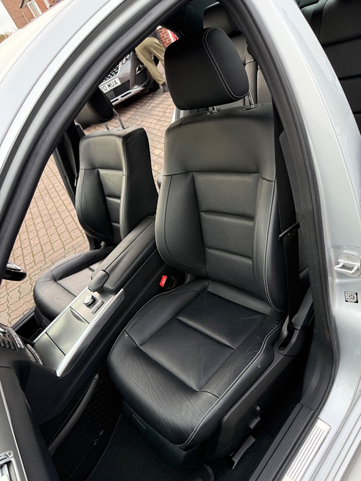 Used Mercedes-Benz E Class 2014 for sale - 76499413: Photo 41