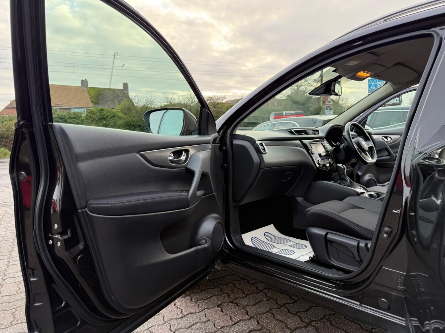 Used Nissan Qashqai 2017 for sale - 77191493: Photo 33