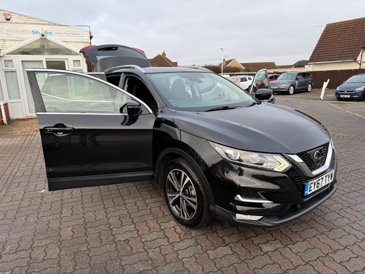 Used Nissan Qashqai 2017 for sale - 77191493: Photo 44