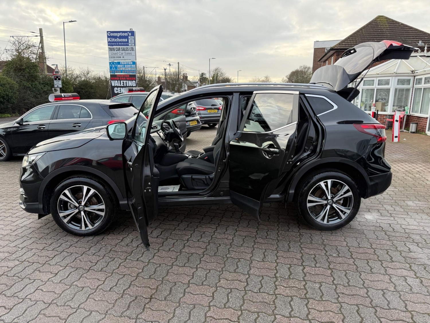 Used Nissan Qashqai 2017 for sale - 77191493: Photo 47