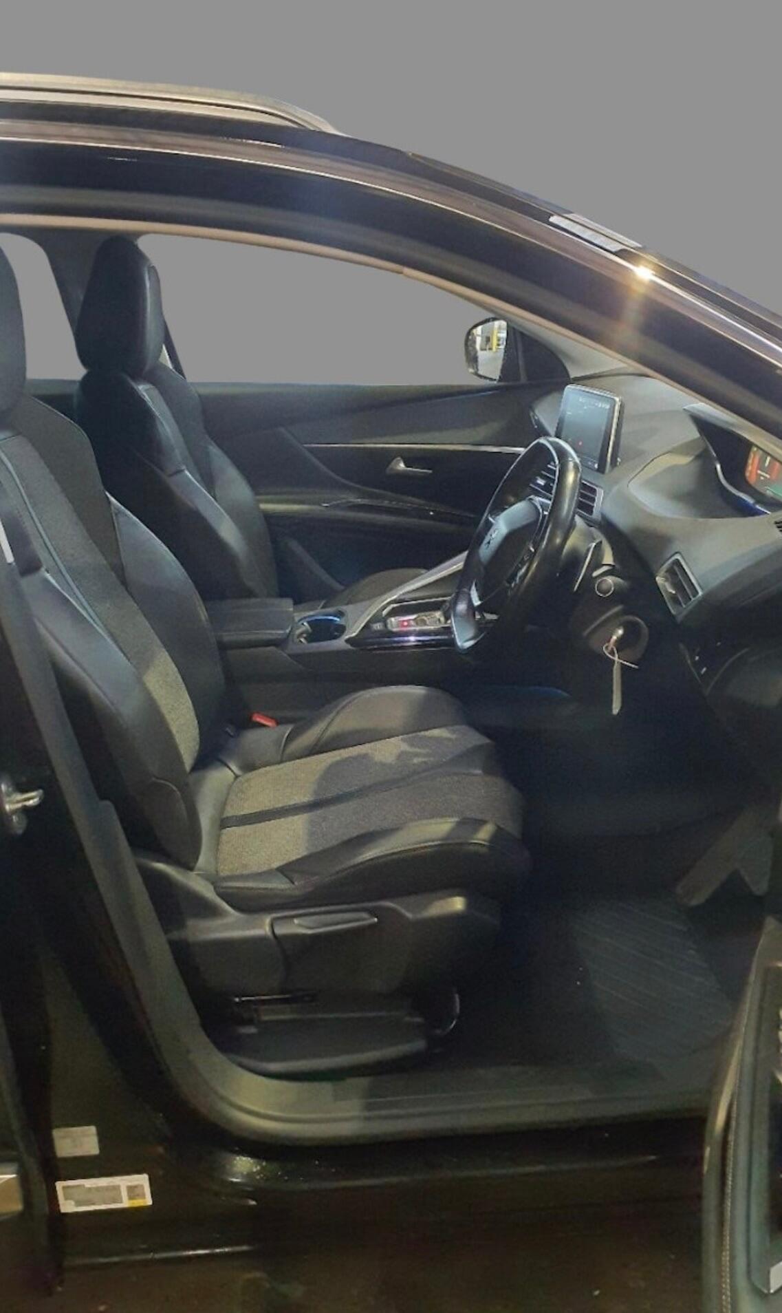 Used Peugeot 3008 2017 for sale - 77203368: Photo 7