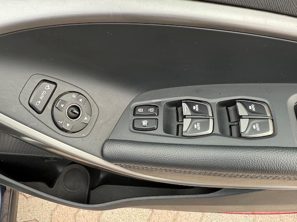 Used Hyundai Santa Fe 2017 for sale - 76032671: Photo 11