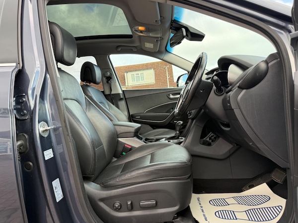 Used Hyundai Santa Fe 2017 for sale - 76032671: Photo 24