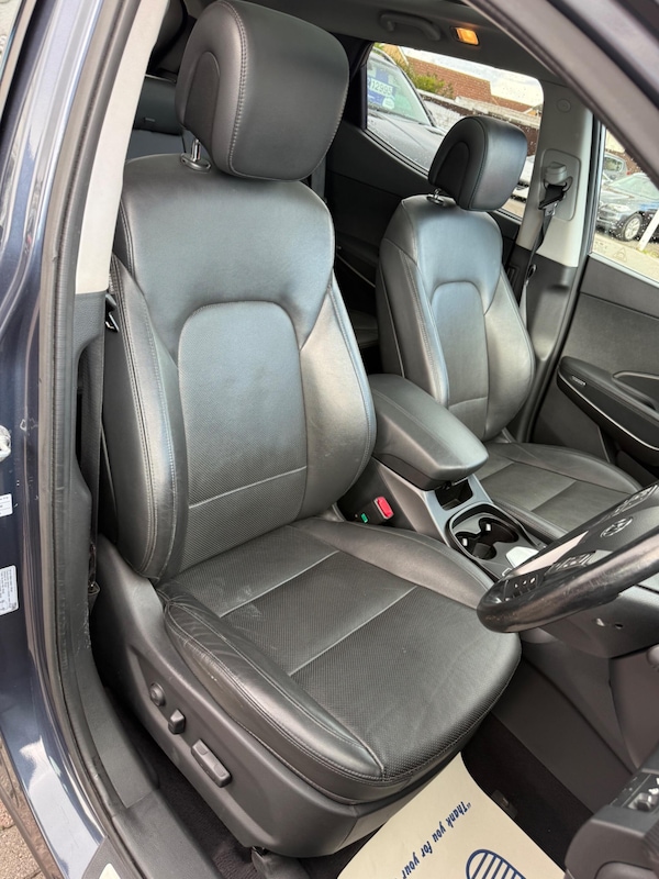 Used Hyundai Santa Fe 2017 for sale - 76032671: Photo 25