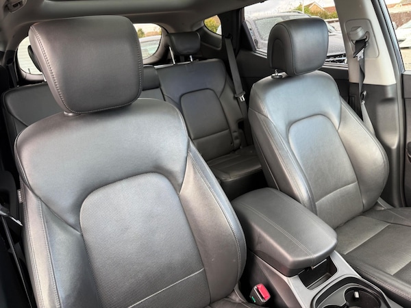 Used Hyundai Santa Fe 2017 for sale - 76032671: Photo 26