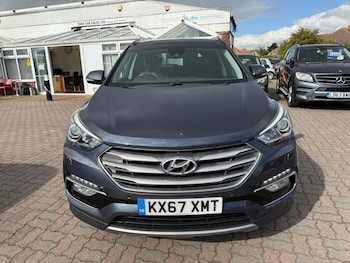 Used Hyundai Santa Fe 2017 for sale - 76032671: Photo 2