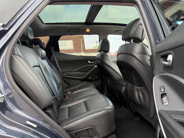 Used Hyundai Santa Fe 2017 for sale - 76032671: Photo 30