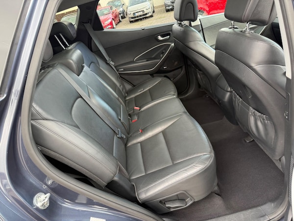 Used Hyundai Santa Fe 2017 for sale - 76032671: Photo 31