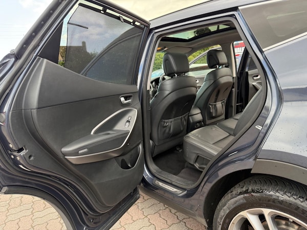Used Hyundai Santa Fe 2017 for sale - 76032671: Photo 36
