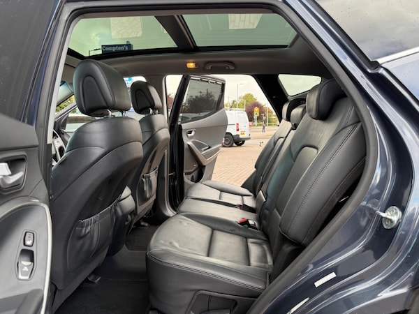 Used Hyundai Santa Fe 2017 for sale - 76032671: Photo 38