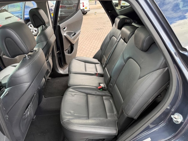 Used Hyundai Santa Fe 2017 for sale - 76032671: Photo 39
