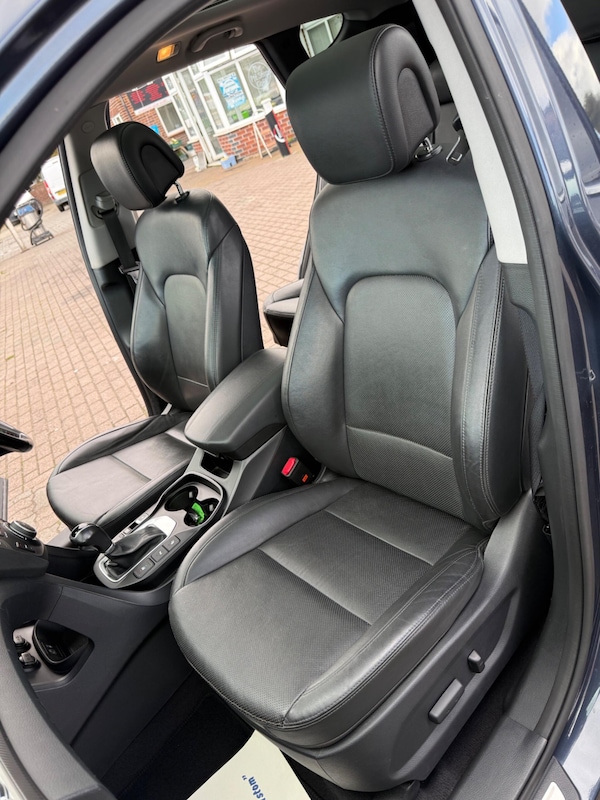 Used Hyundai Santa Fe 2017 for sale - 76032671: Photo 45