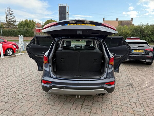 Used Hyundai Santa Fe 2017 for sale - 76032671: Photo 50