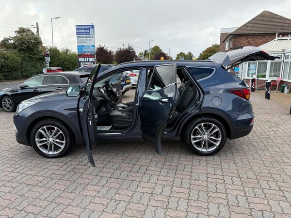 Used Hyundai Santa Fe 2017 for sale - 76032671: Photo 56