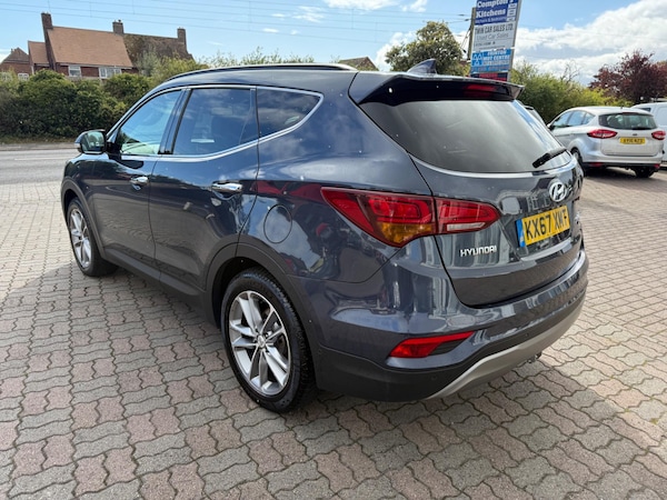 Used Hyundai Santa Fe 2017 for sale - 76032671: Photo 6