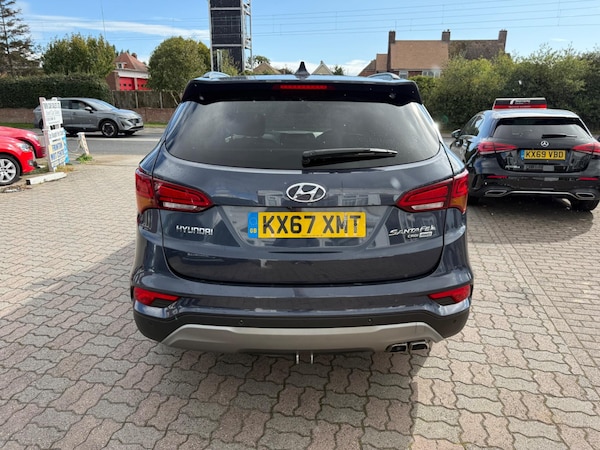 Used Hyundai Santa Fe 2017 for sale - 76032671: Photo 7
